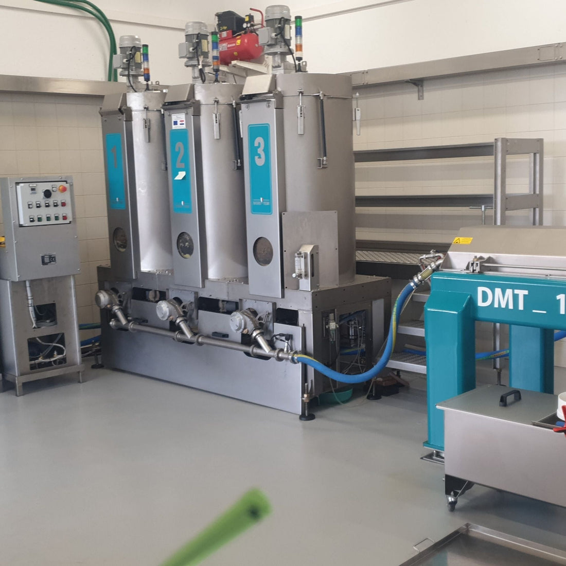Our state of the art mill enables processing within 2 hours of harvest maximising polyphenols - Dalmatia Oil Shop